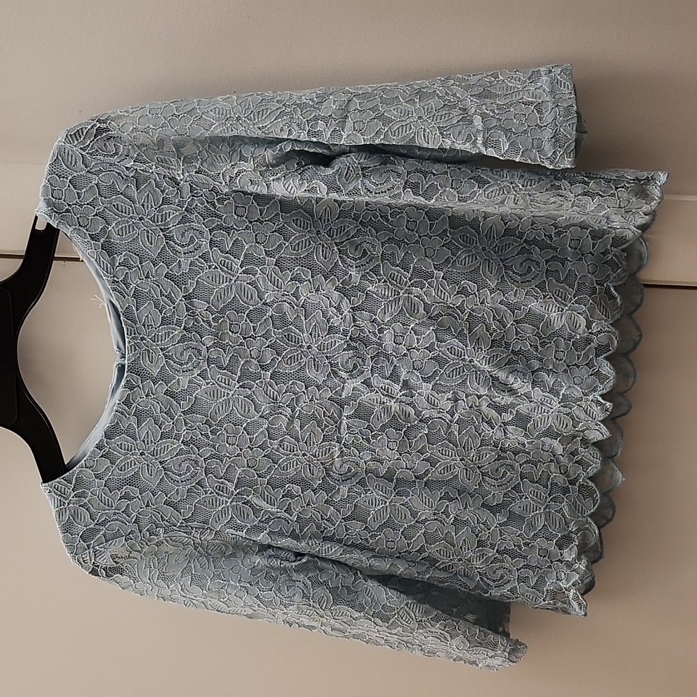 H&M blue tule shirt